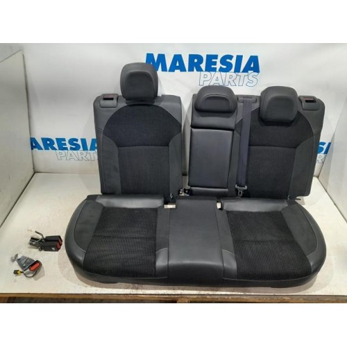 Citroen - C4 - Rear bench seat