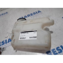 Renault - Twingo - Front windscreen washer reservoir