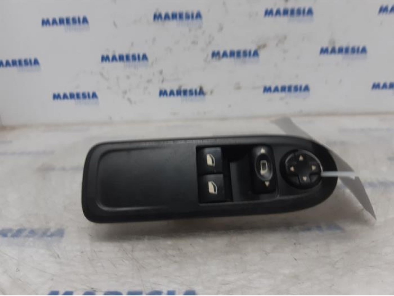 Peugeot - 308 - Multi-functional window switch