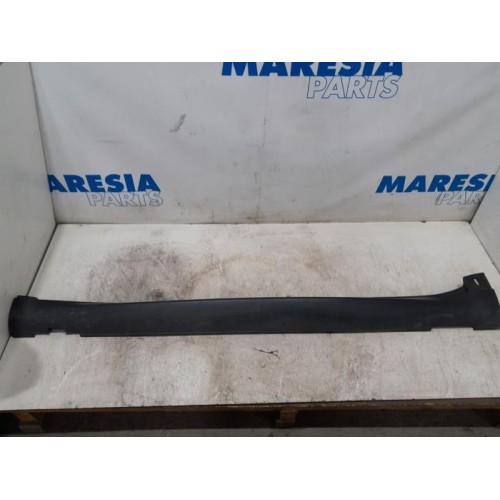 Citroen - C4 Cactus - Side skirt, left