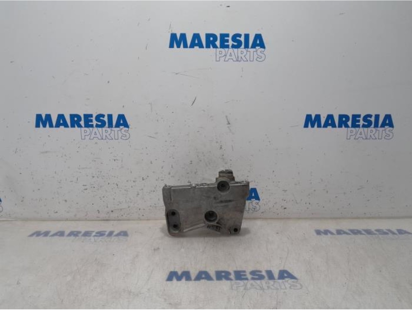 Renault - Clio - Engine mount