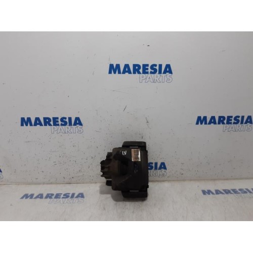 Citroen - C4 - Front brake calliper, left