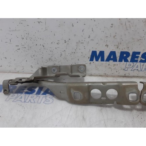 Citroen - C4 - Bonnet Hinge
