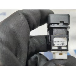 Citroen - C4 Picasso - Tailgate switch