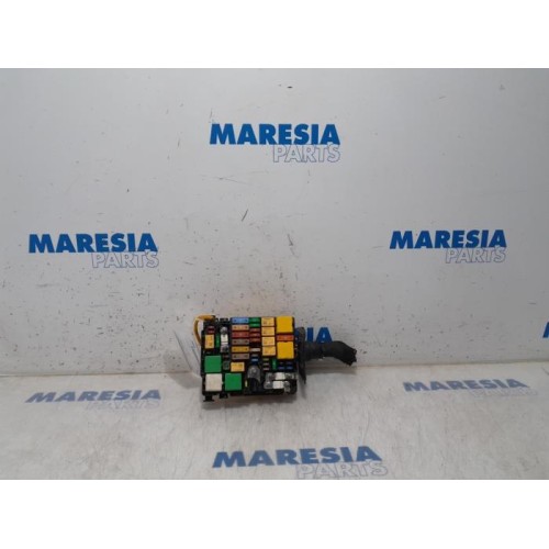 Citroen - C4 Picasso - Fuse box