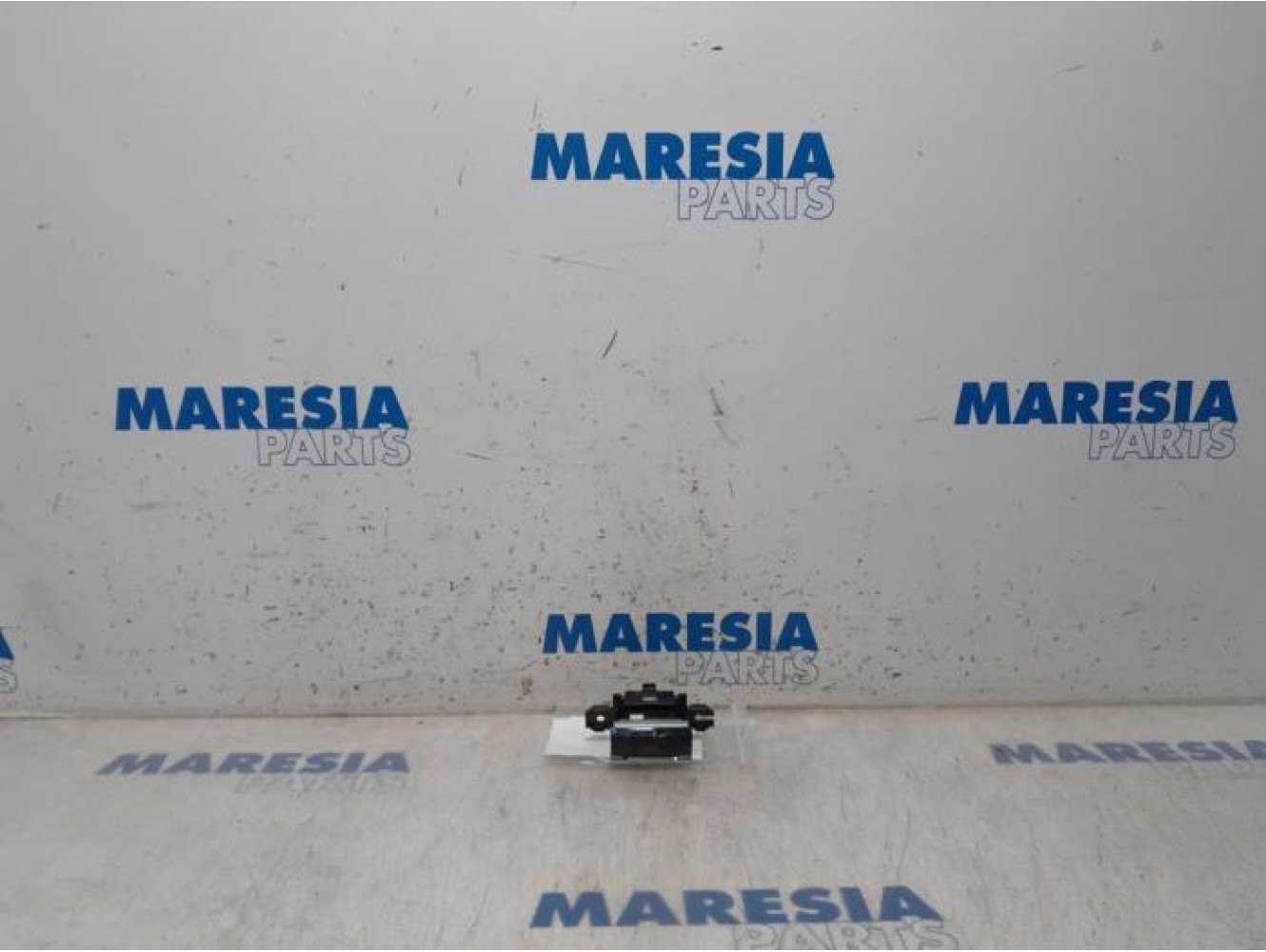 Citroen - C4 Picasso - Parking brake switch