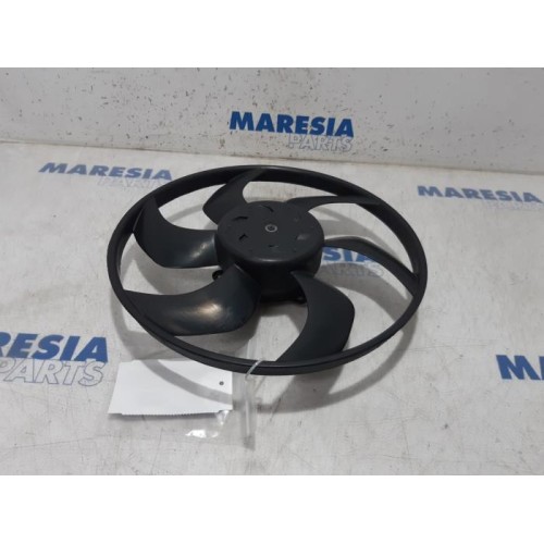Citroen - C4 Cactus - Fan motor