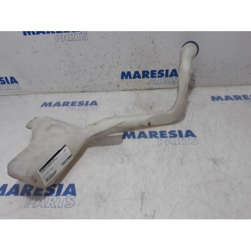 Citroen - C4 Cactus - Front windscreen washer reservoir
