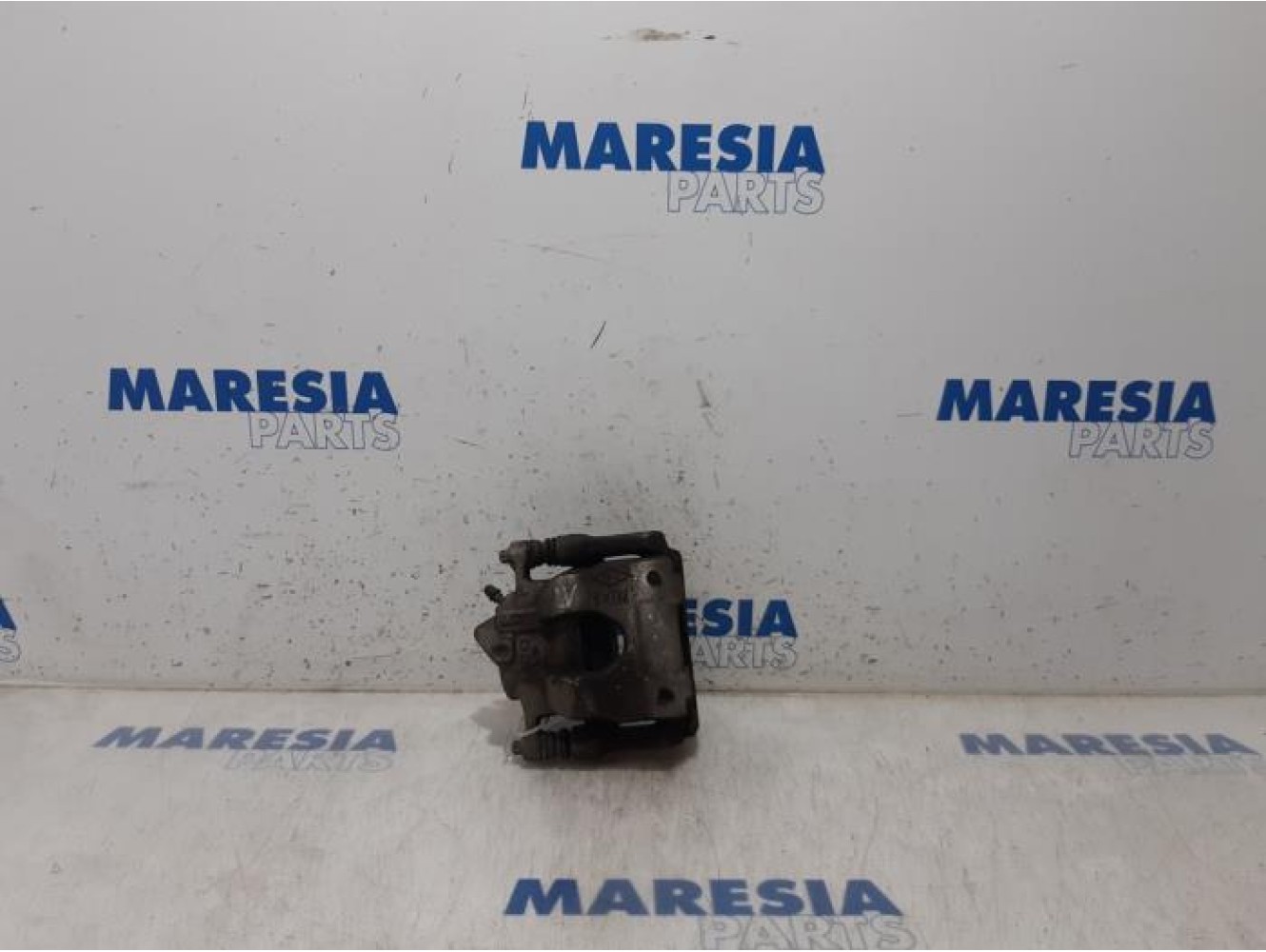 Renault - Clio - Front brake calliper, left