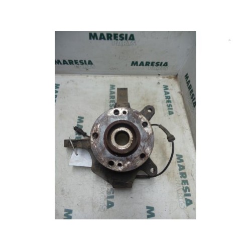 Renault - Laguna - Knuckle, front right