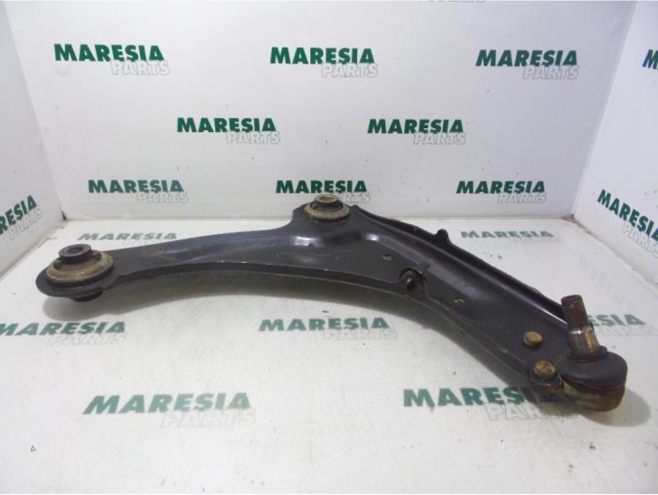 Renault - Laguna - Front lower wishbone, right