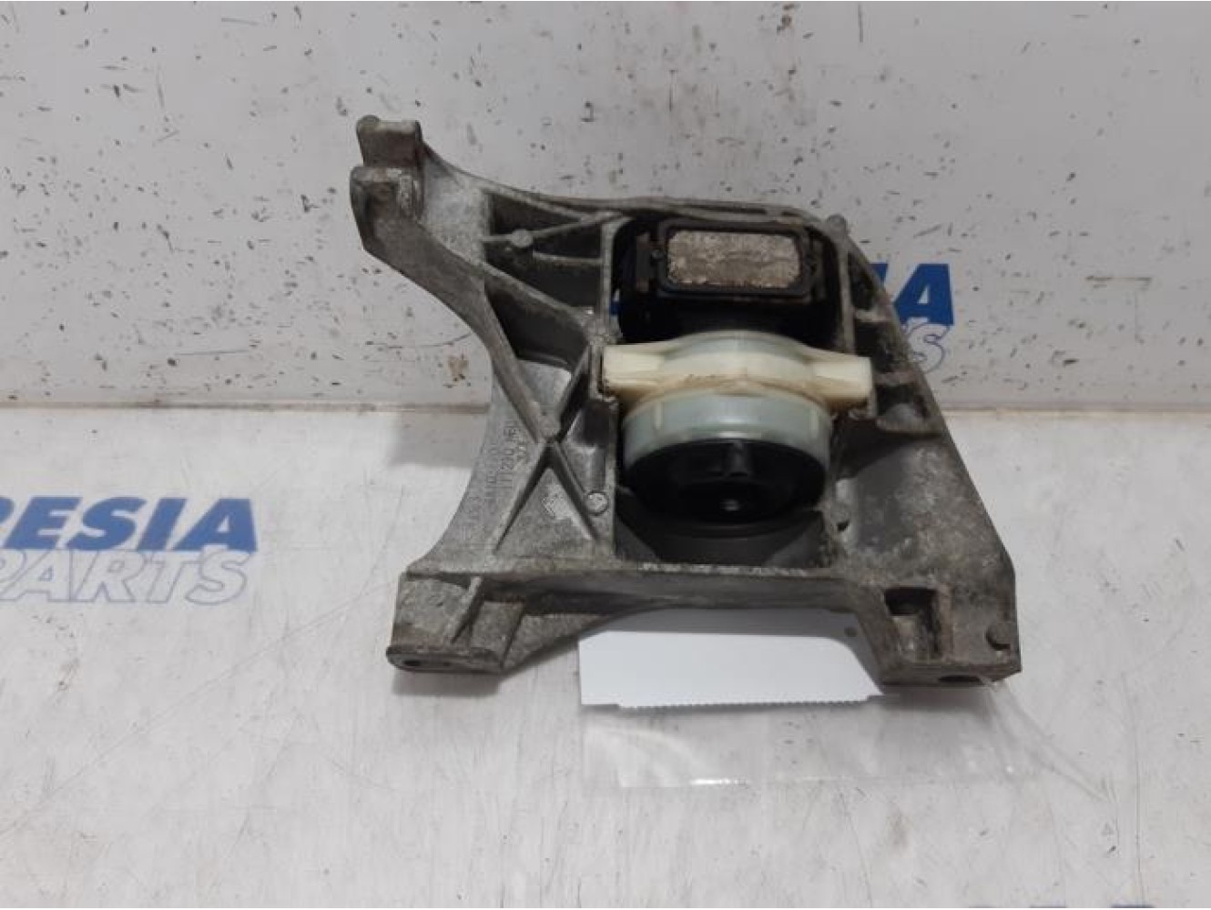 Citroen - C4 Picasso - Engine mount