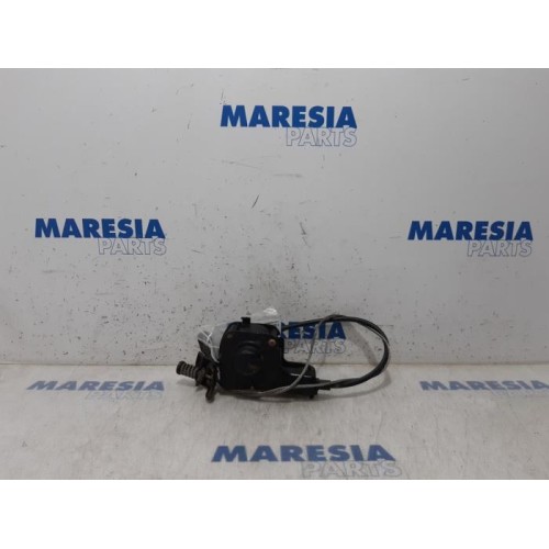 Citroen - C4 Picasso - Spare wheel lift mechanism