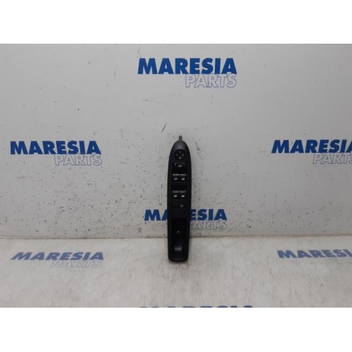 Citroen - C4 - Multi-functional window switch