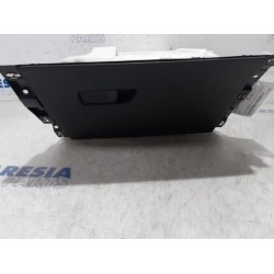 Renault - Clio - Glovebox