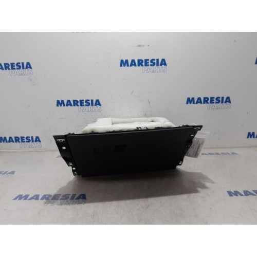Renault - Clio - Glovebox