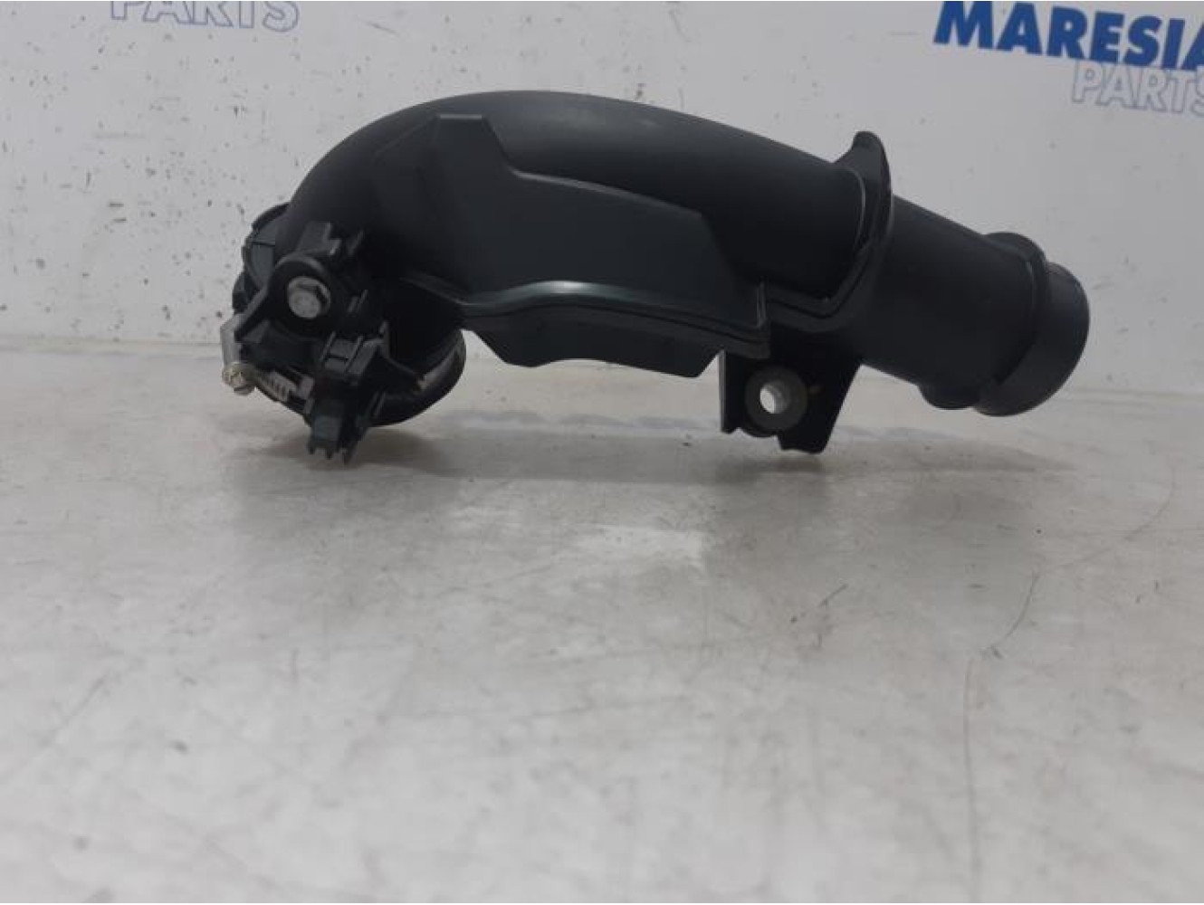 Renault - Clio - Air intake hose