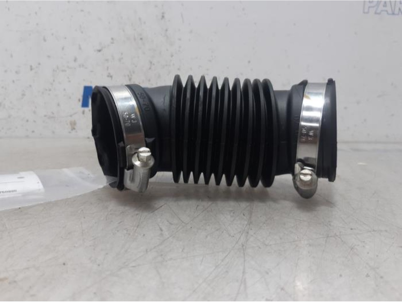 Renault - Clio - Air intake hose