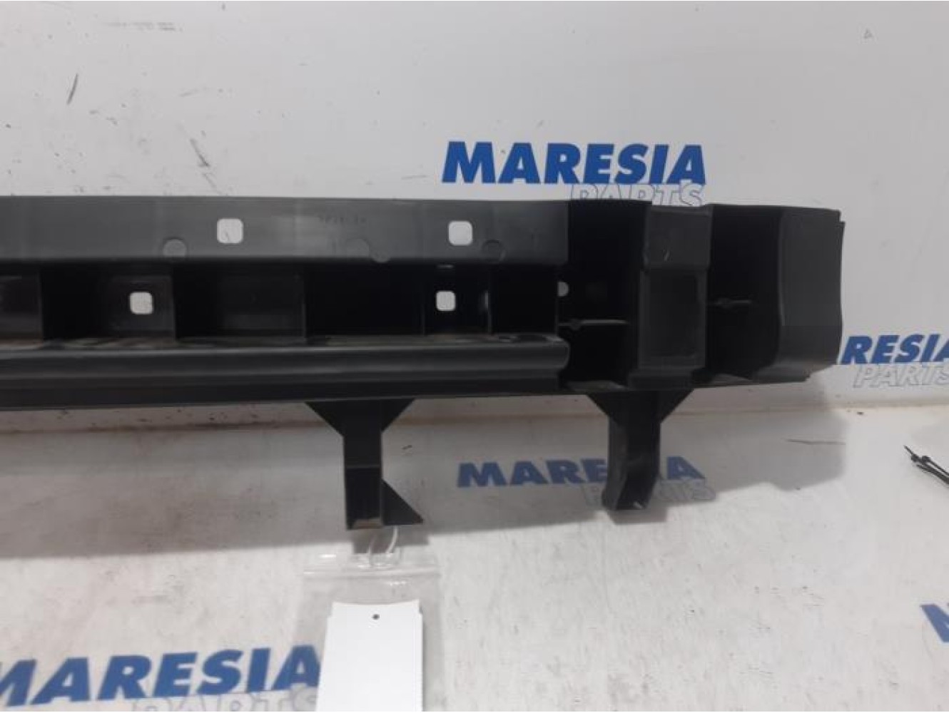 Renault - Clio - Rear bumper frame