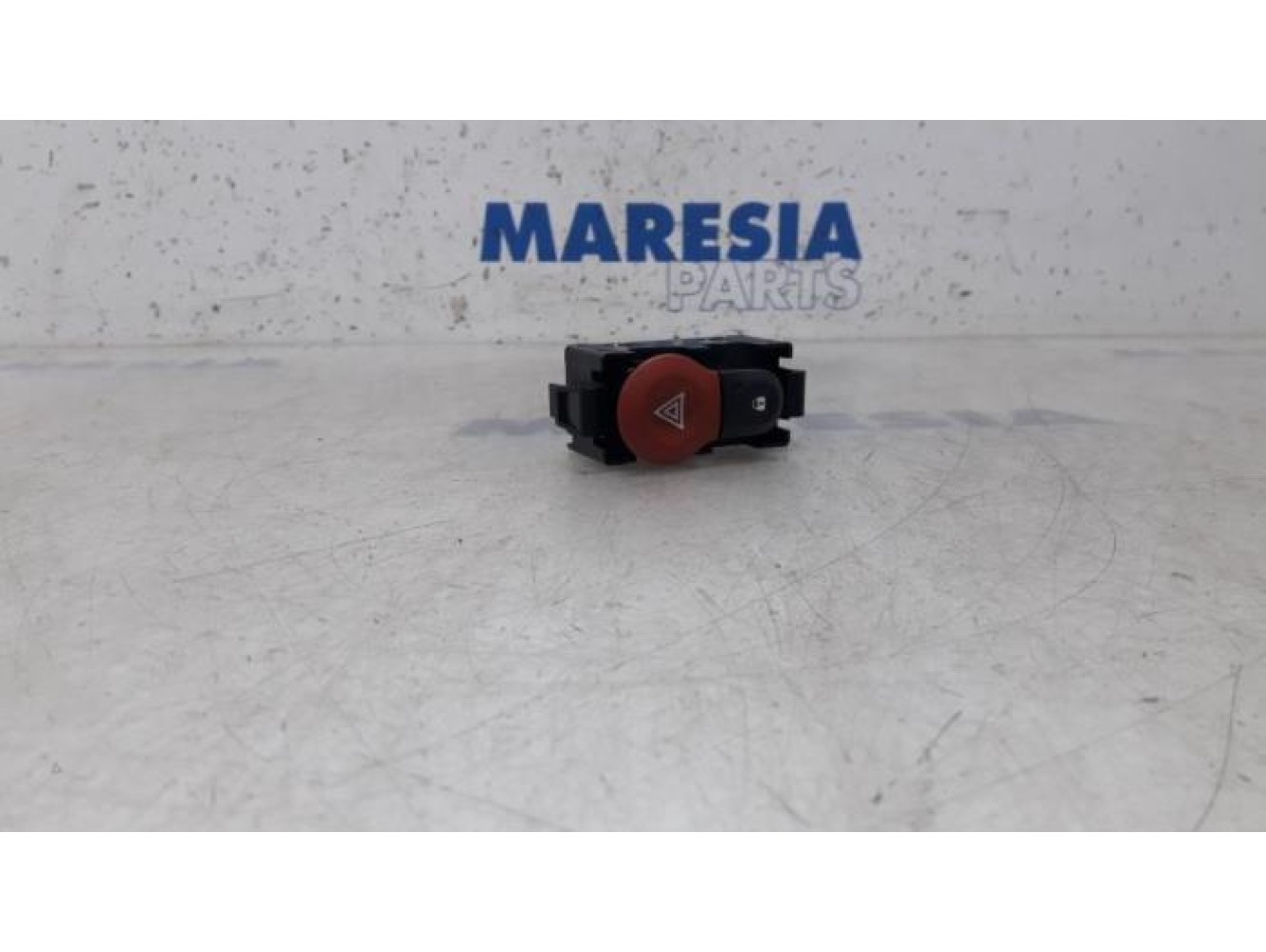 Renault - Kangoo - Panic lighting switch