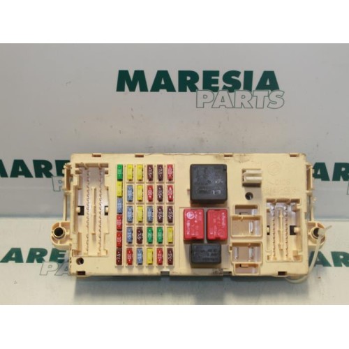 Alfa Romeo - 147 - Fuse box