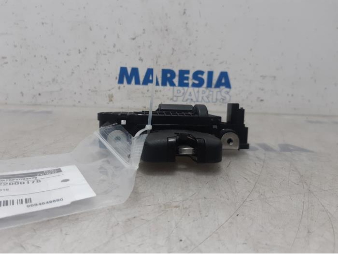 Peugeot - 2008 - Tailgate lock mechanism