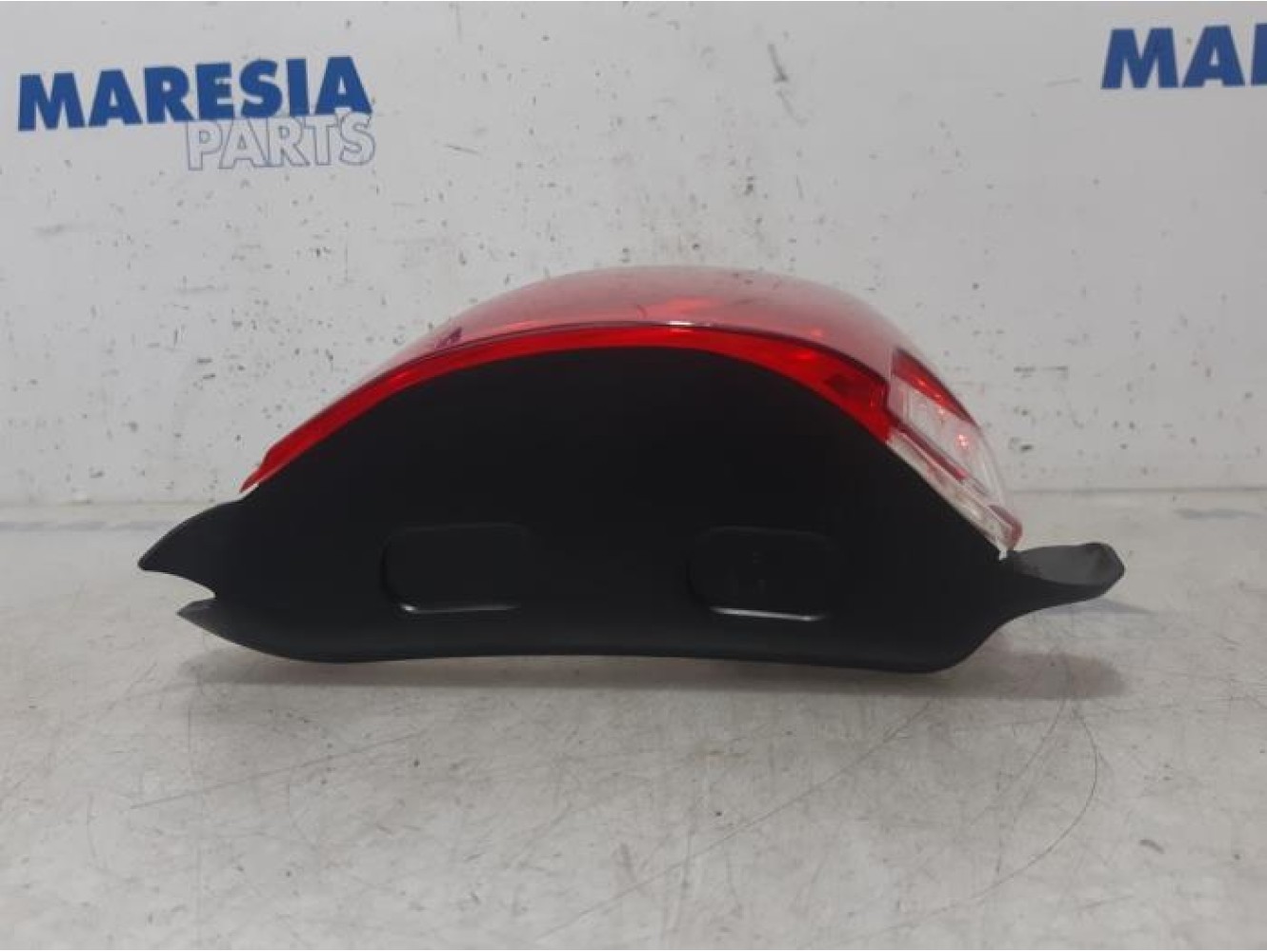 Peugeot - 2008 - Achterlicht links