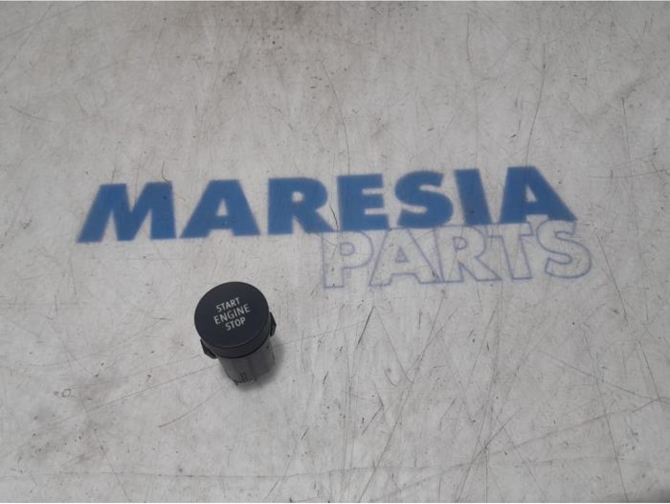 Renault - Clio - Start/stop switch