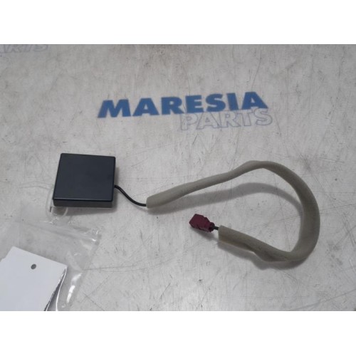 Renault - Clio - GPS Antenne
