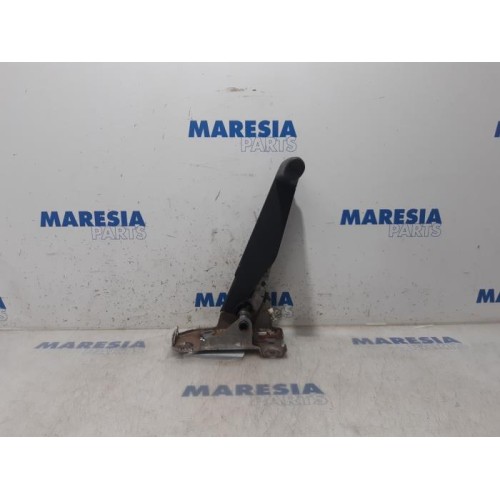 Renault - Kangoo - Parking brake lever