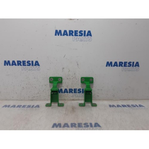 Renault - Kangoo - Set of hinges