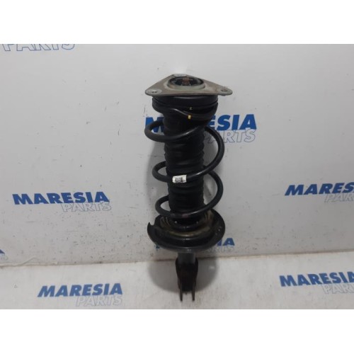 Renault - Clio - Front shock absorber rod, right