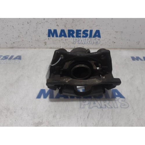 Renault - Clio - Front brake calliper, right