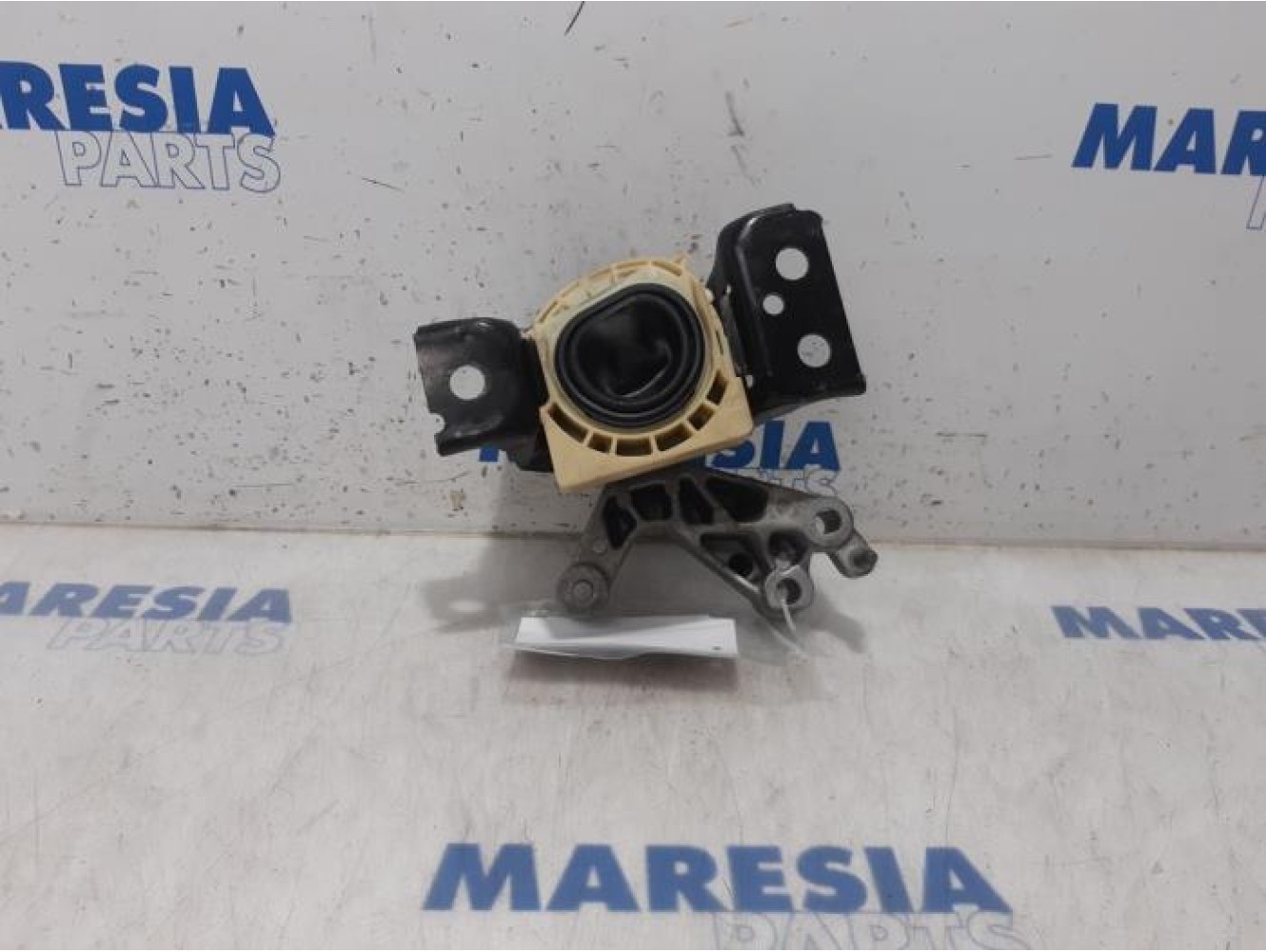 Renault - Clio - Engine mount