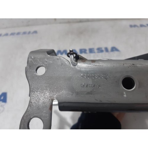 Renault - Clio - Parking brake mechanism