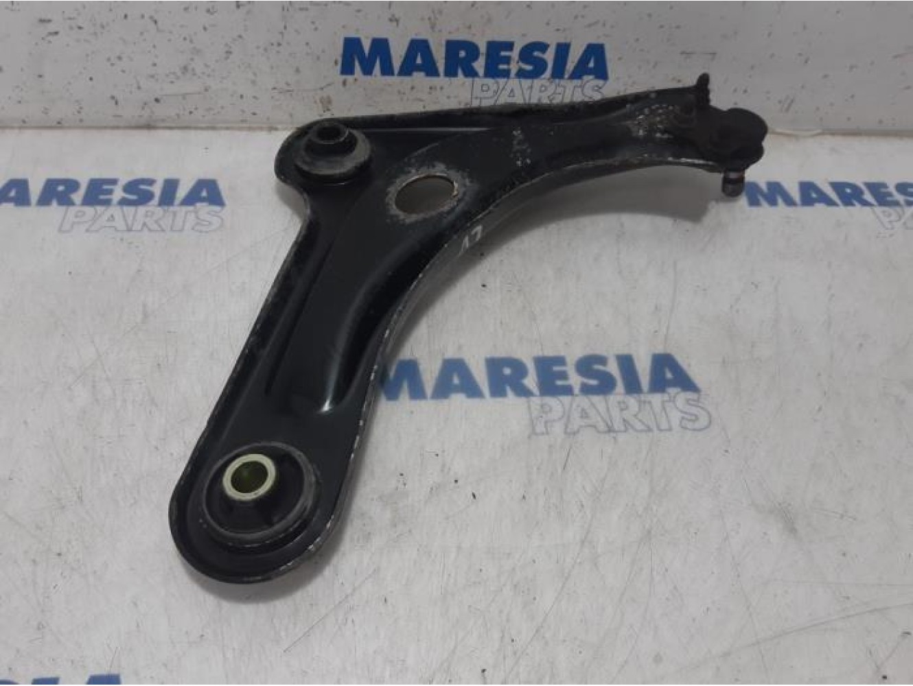 Citroen - C4 Cactus - Front lower wishbone, left
