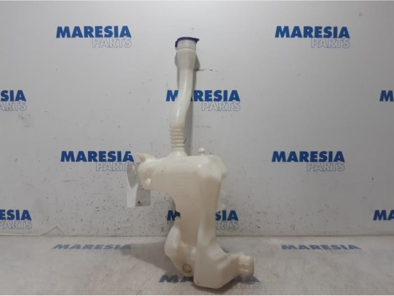 Peugeot - 3008 - Front windscreen washer reservoir