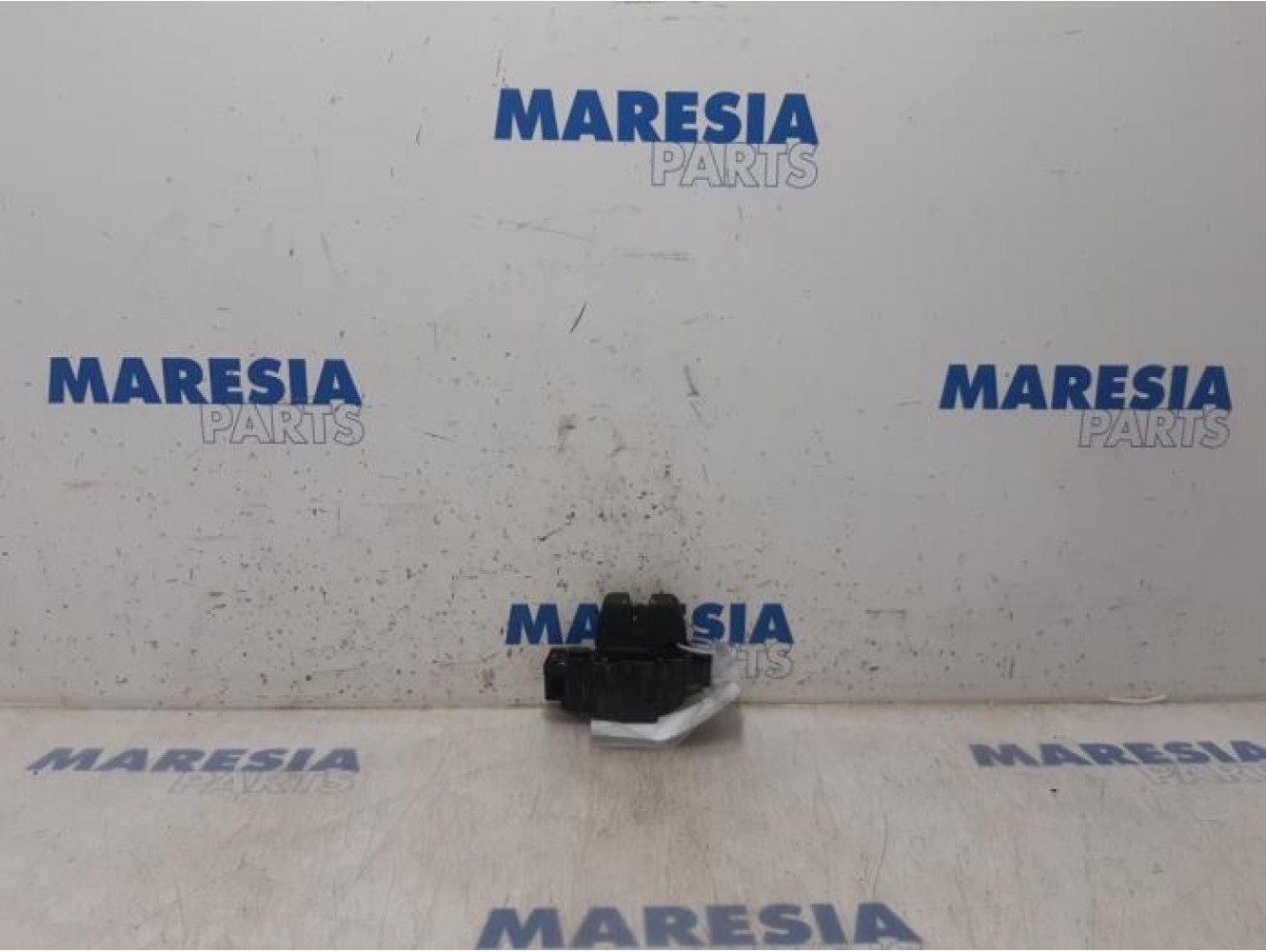 Peugeot - 508 - Tailgate lock mechanism