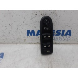 Peugeot - 508 - Multi-functional window switch