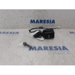 Peugeot - 508 - Rear seatbelt buckle, centre