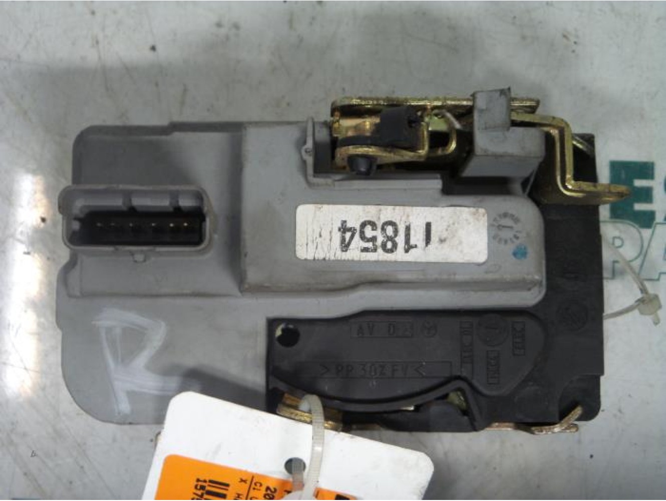 Peugeot - 206 - Door lock mechanism 2-door, right