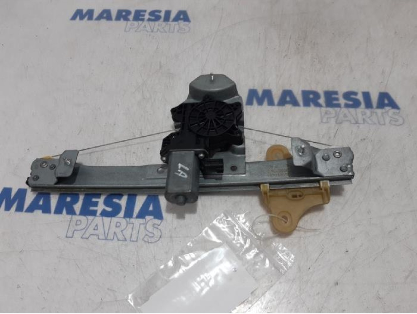 Renault - Clio - Rear door window mechanism 4-door, left