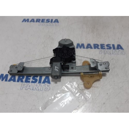 Renault - Clio - Rear door window mechanism 4-door, left