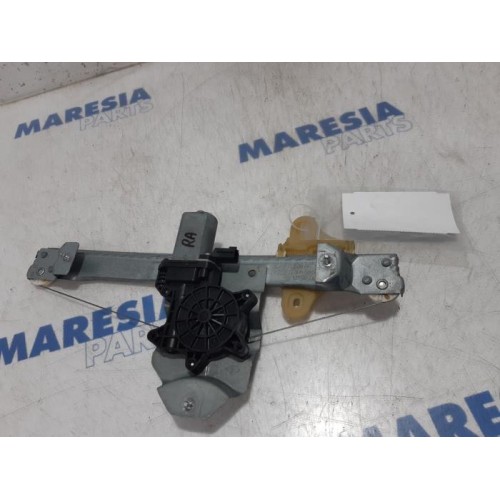 Renault - Clio - Rear door window mechanism 4-door, right