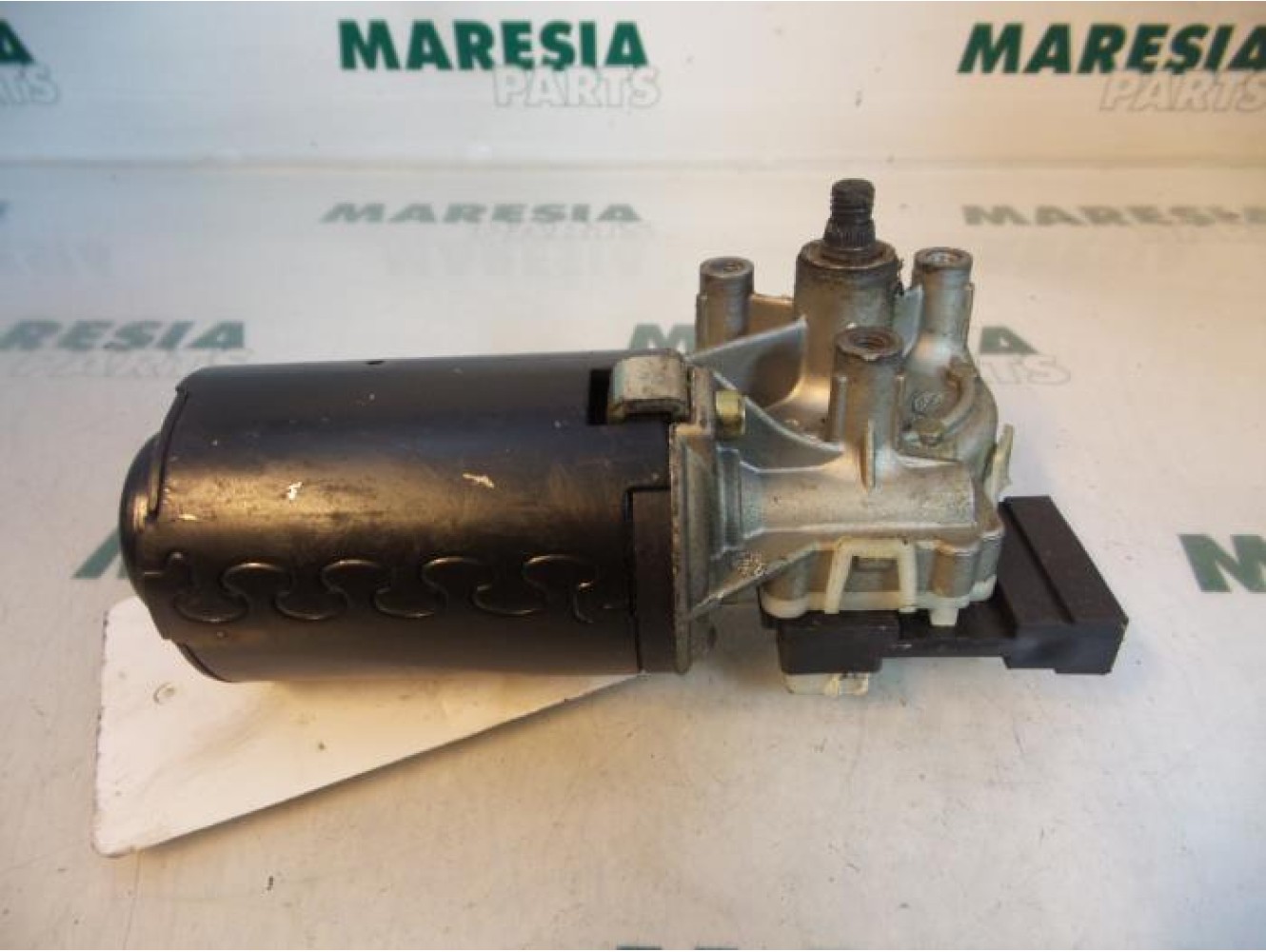 Fiat - Doblo - Front wiper motor