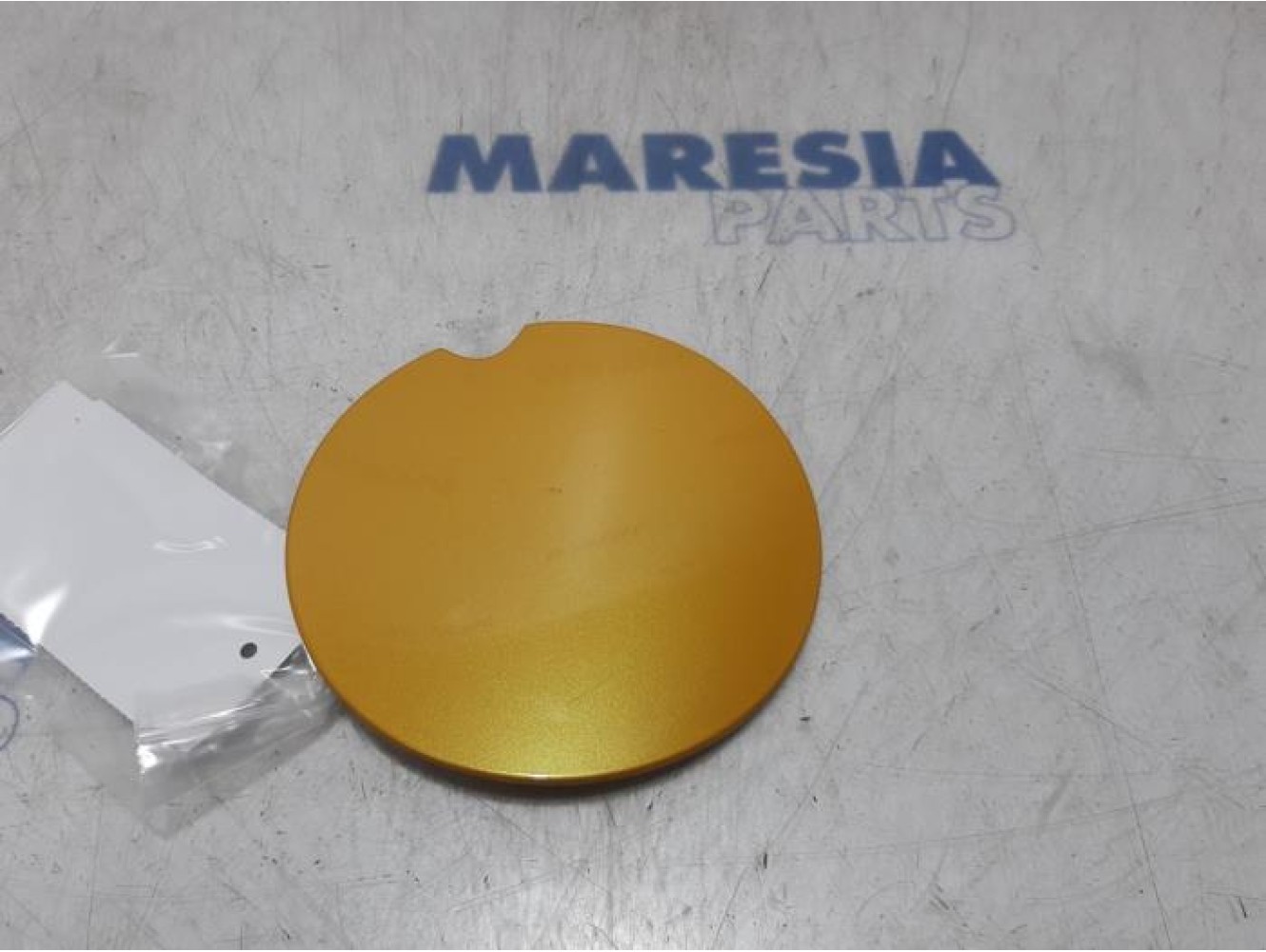 Renault - Clio - Tank cap cover