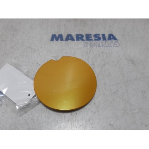 Renault - Clio - Tank cap cover