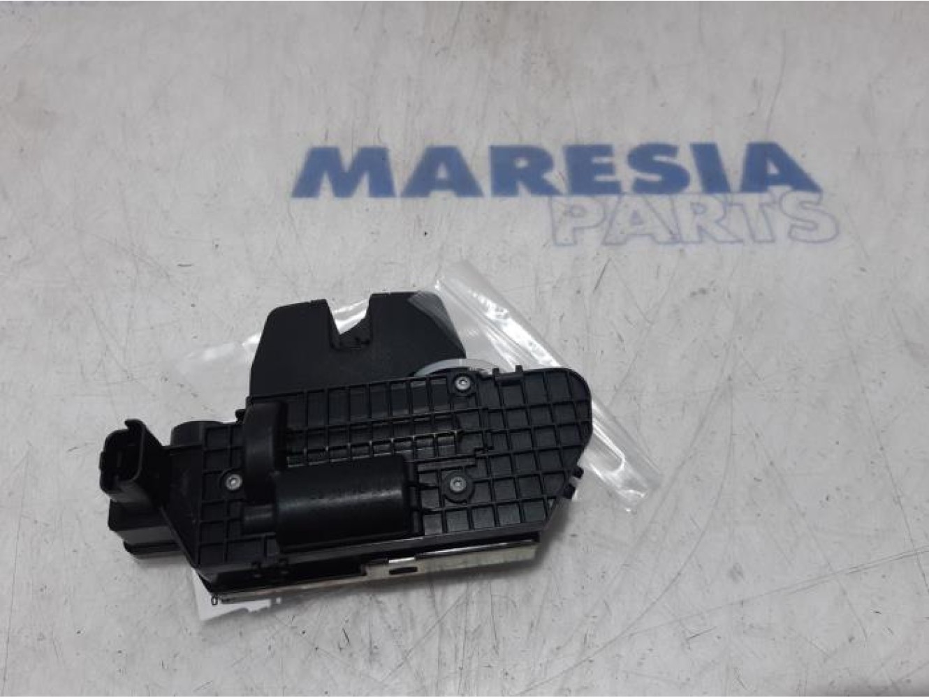 Peugeot - 3008 - Tailgate lock mechanism