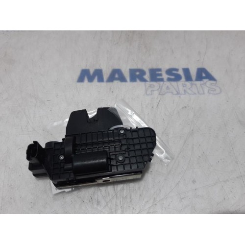 Peugeot - 3008 - Tailgate lock mechanism