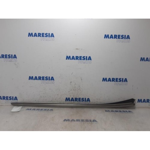 Peugeot - 3008 - Frontscreen frame